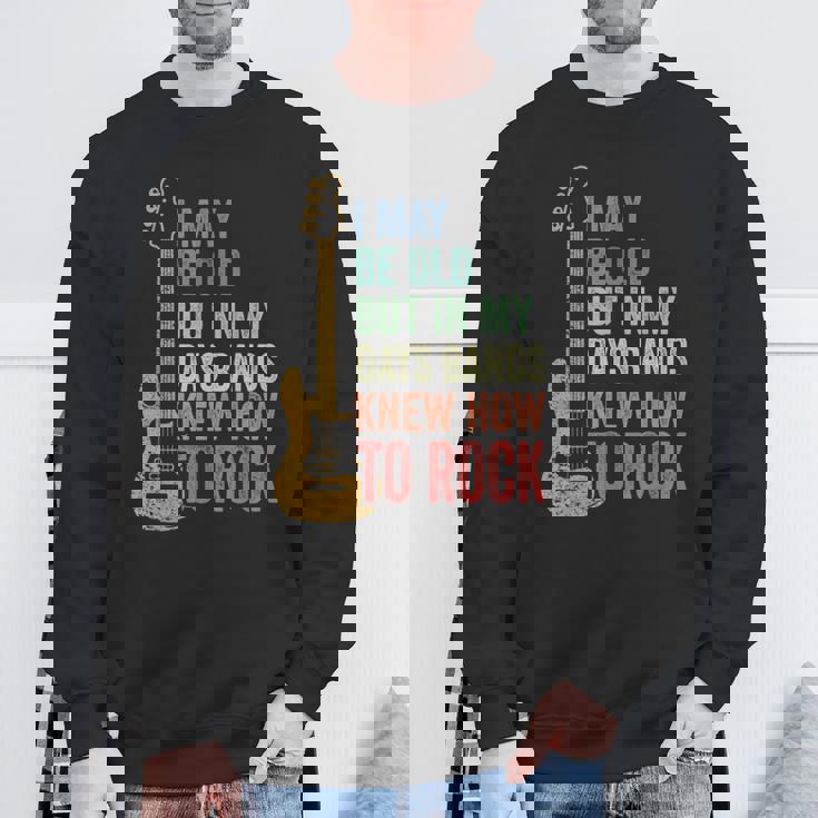 I May Be Old クールバンド レトロギター フェンダー ロックンロール スウェットシャツ 高齢者への贈り物