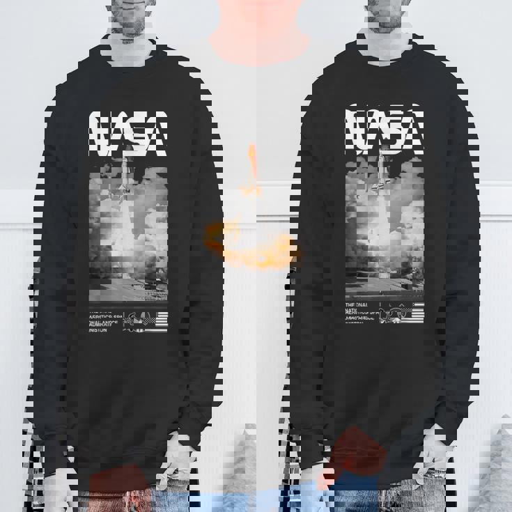 Nasa スペースシャトル打ち上げカラーの黒と白のワームロゴ スウェットシャツ 高齢者への贈り物