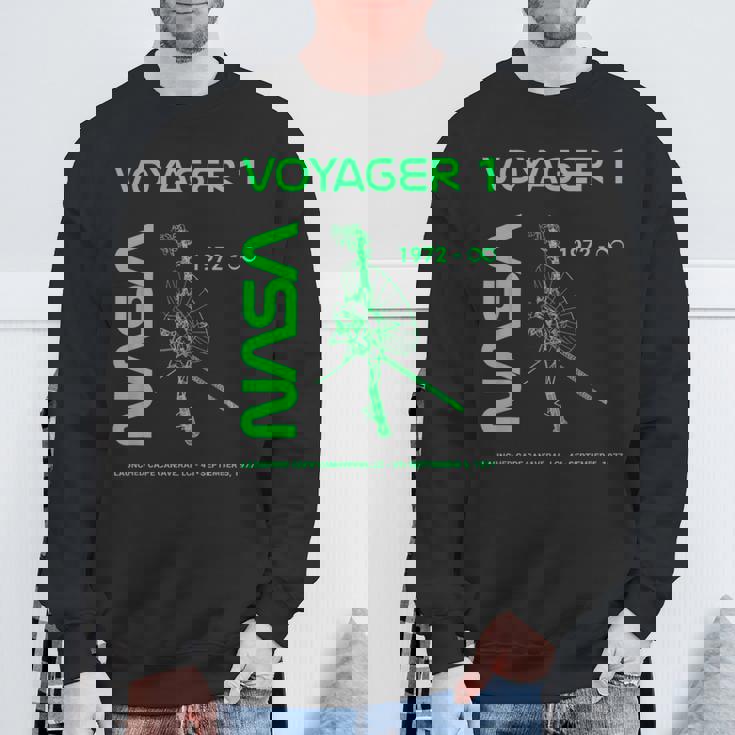 Nasa ボイジャー1号宇宙船は1977年9月5日に打ち上げられました。 スウェットシャツ 高齢者への贈り物