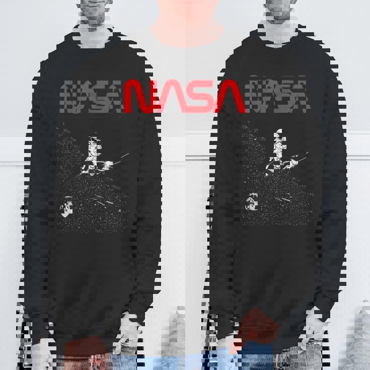 Nasaの宇宙飛行士の掃除機の星のワームのロゴが面白い スウェットシャツ 高齢者への贈り物