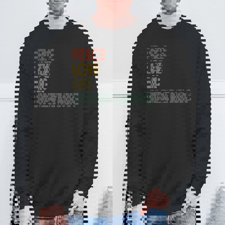 Peace Love And Understanding シャツ インスピレーションを与える引用 レトロ スウェットシャツ 高齢者への贈り物