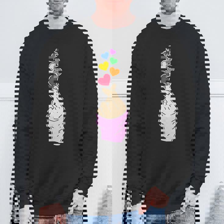 Pride レズビアン ゲイバイセクシャル トランスジェンダー 指 ハート付き スウェットシャツ 高齢者への贈り物