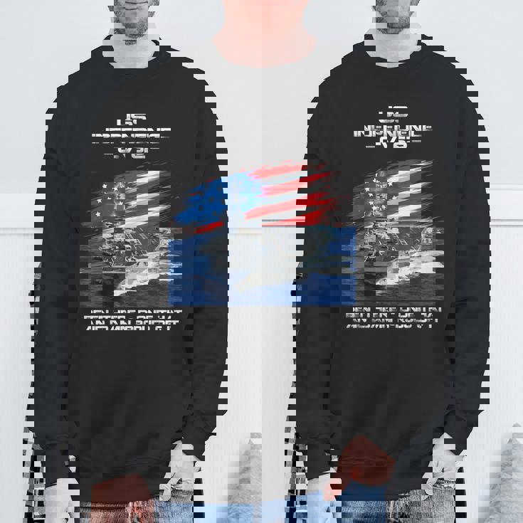 Uss インデペンデンス Cv 62 空母 退役軍人 アメリカ国旗 スウェットシャツ 高齢者への贈り物