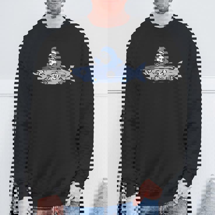 おさかなのくるまを運転するサメ スウェットシャツ 高齢者への贈り物