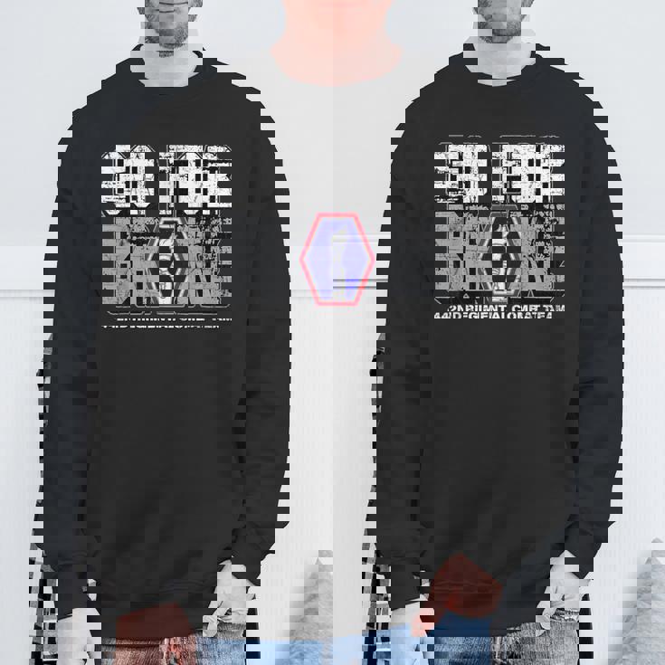 アメリカン・マローダー：第442連隊戦闘団ゴー・フォー・ブローク スウェットシャツ 高齢者への贈り物