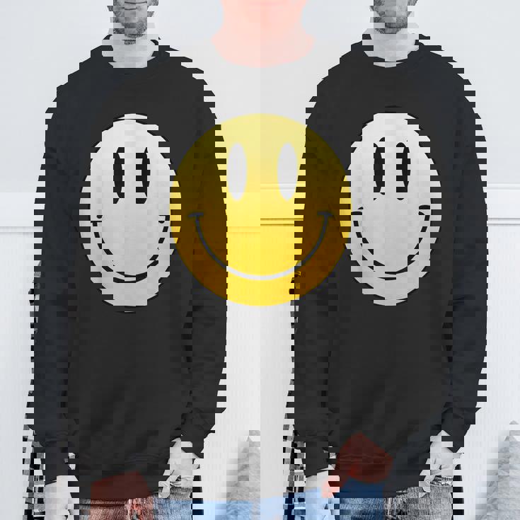 イエロー スマイル ハッピー ピース スマイル フェイス かわいい ユーモア すごい スウェットシャツ 高齢者への贈り物