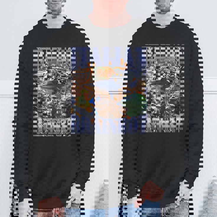 イタリア Brainrot 面白い トラララ クロコディロ ミーム ジョーク ブーツレッグ スウェットシャツ 高齢者への贈り物