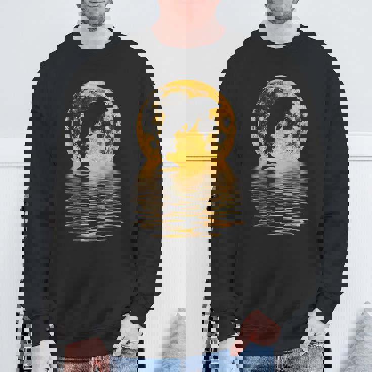 イルカ 海 夕日 月 反射 自然 恋人 ギフト スウェットシャツ 高齢者への贈り物