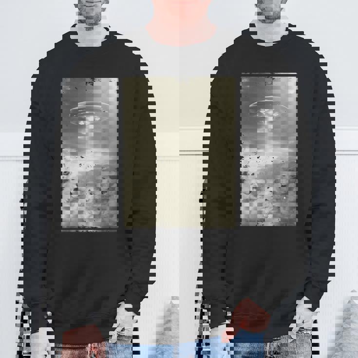 エイリアン Ufo の侵略 面白いハムスターの自撮り スウェットシャツ 高齢者への贈り物