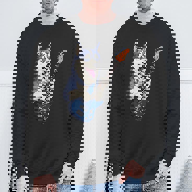 エレキギターを弾く面白いシベリアンハスキー犬ミュージシャン スウェットシャツ 高齢者への贈り物