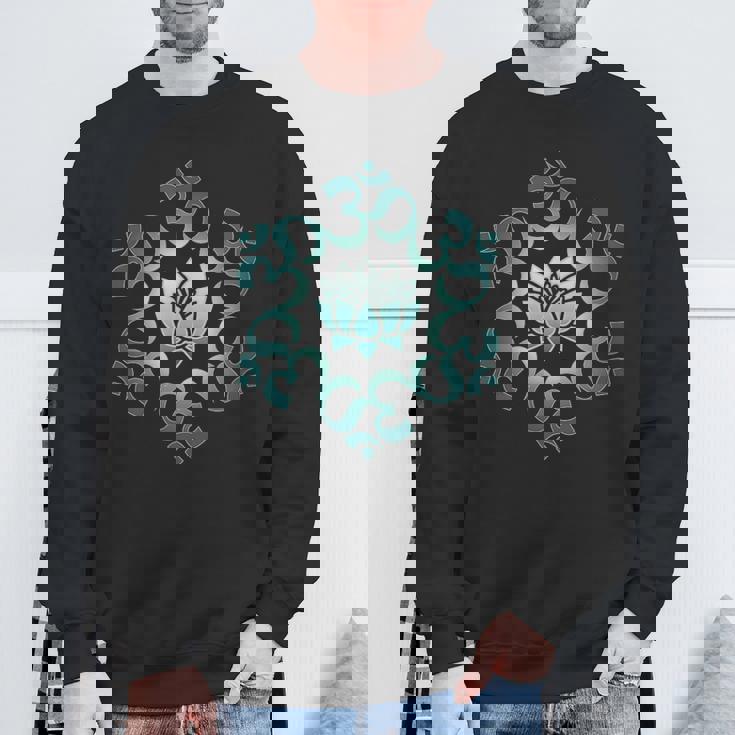 オム、マントラ、シンボル、マンダラ、蓮の花、仏教、ヨガ スウェットシャツ 高齢者への贈り物