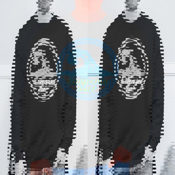 カリフォルニア州バハ、ビッグウェーブサーフクラブ、サーフィングラフィック。 スウェットシャツ 高齢者への贈り物