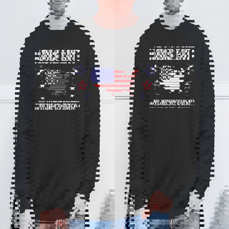 カロライン・レヴィット・ホワイトハウス報道官 スウェットシャツ 高齢者への贈り物