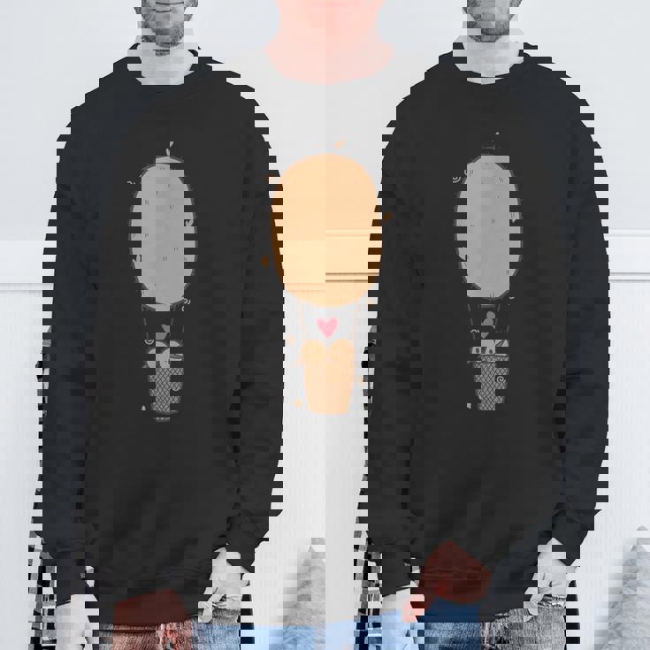 キウイフルーツバルーンで飛ぶ2羽のキウイ鳥。 スウェットシャツ 高齢者への贈り物