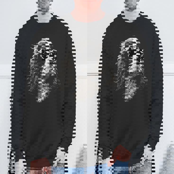 キャバリア・キング・チャールズ・スパニエル犬とサングラス スウェットシャツ 高齢者への贈り物