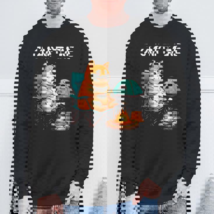 キャンプ Camp Time アウトドア 焚火 おもしろ 犬 柴犬好き 柴犬 名言 文字 面白い ふざけた ネタ スウェットシャツ 高齢者への贈り物