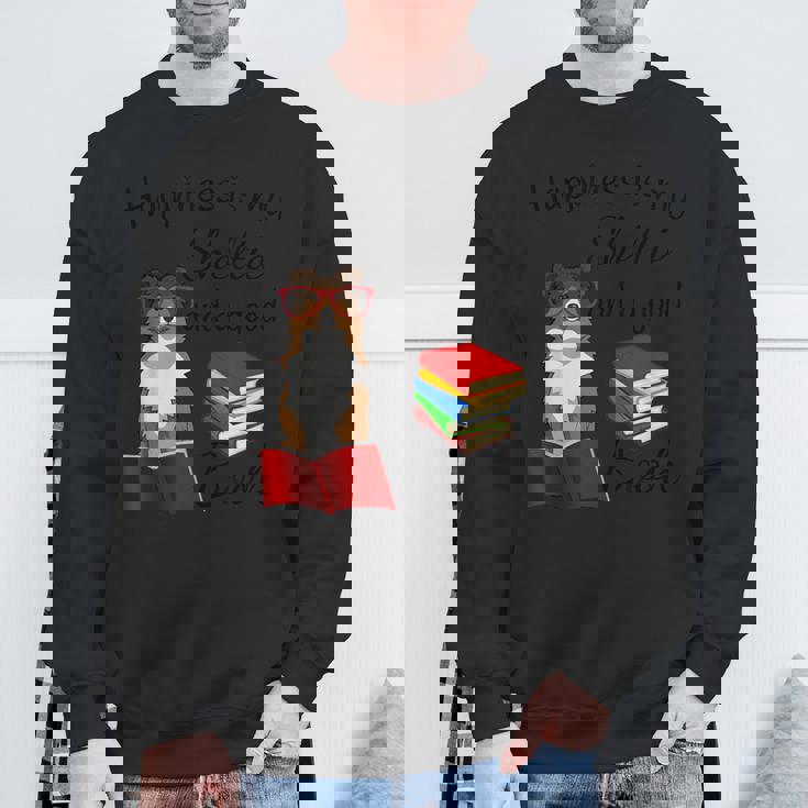 キュート・ハピネス・イズ・シェルティー・アンド・ブックス・シェルティー・マム スウェットシャツ 高齢者への贈り物