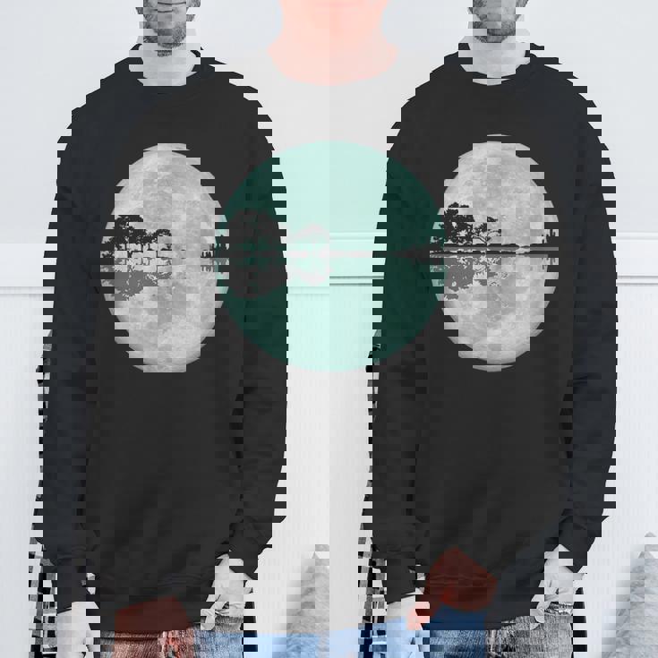 ギター 湖 反射 月 ギター ミュージシャン スウェットシャツ 高齢者への贈り物