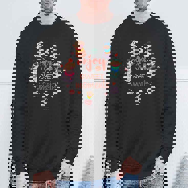 クレヨンしんちゃん かすかべ防衛隊とマカロンしんちゃんのティータイム スウェットシャツ 高齢者への贈り物