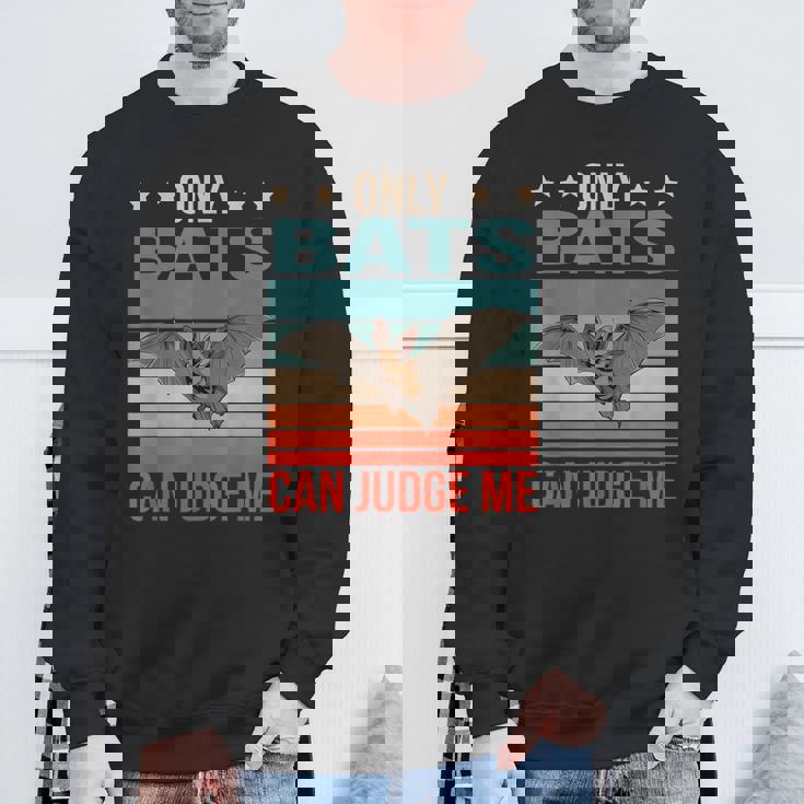 コウモリは私を判断できる 吸血コウモリ コウモリ スウェットシャツ 高齢者への贈り物