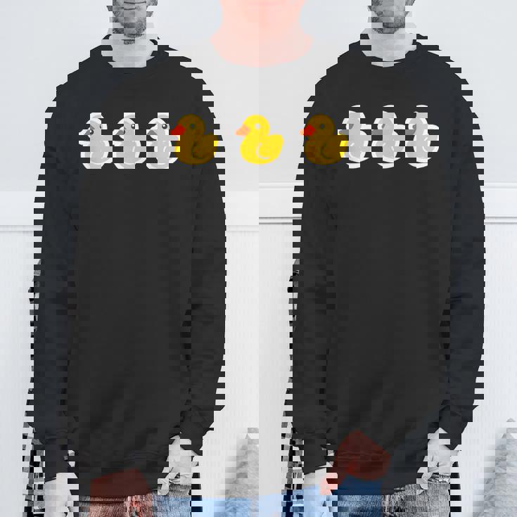 ゴムアヒル（3 スリー）黄色いアヒル お風呂のおもちゃ ラバーダック【ポップ イラスト】ゆるかわいい キャラクター スウェットシャツ 高齢者への贈り物