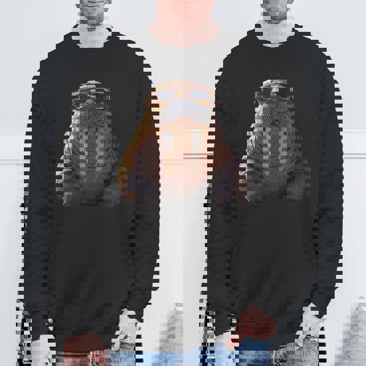 サングラスの牙を持つセイウチ アザラシ セイウチ スウェットシャツ 高齢者への贈り物