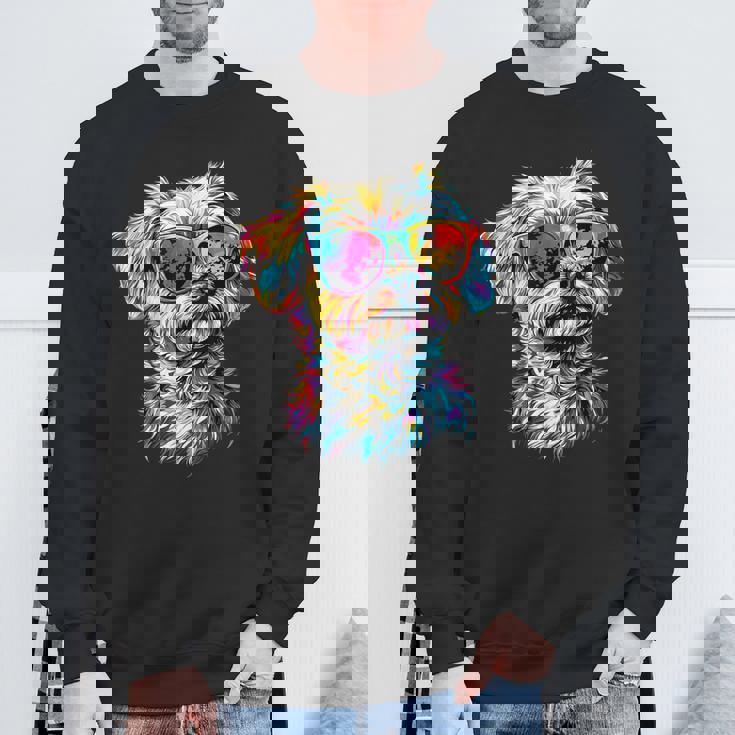 サングラスをかけたマルチーズ マルチーズ犬は甘いマルチーズが大好き スウェットシャツ 高齢者への贈り物