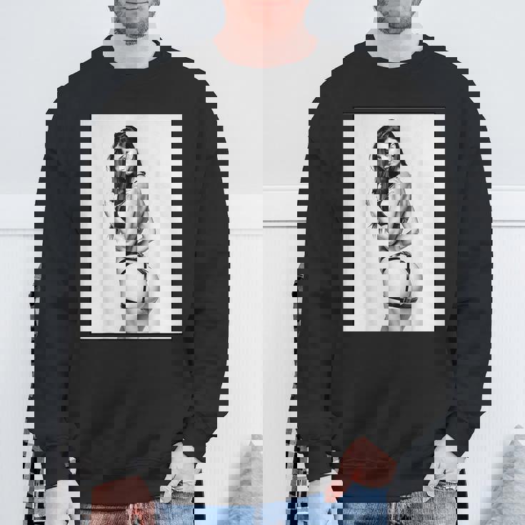 セクシーガールグラフィックtシャツ セクシーブルネットピンナップガール B&W スウェットシャツ 高齢者への贈り物