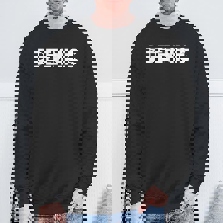 デミックボックスロゴ スウェットシャツ 高齢者への贈り物