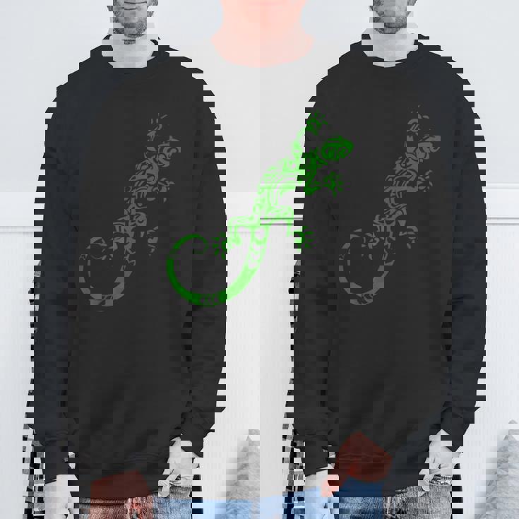 トカゲ グリーン トライバル パターン ペット ヤモリ アニマル スウェットシャツ 高齢者への贈り物