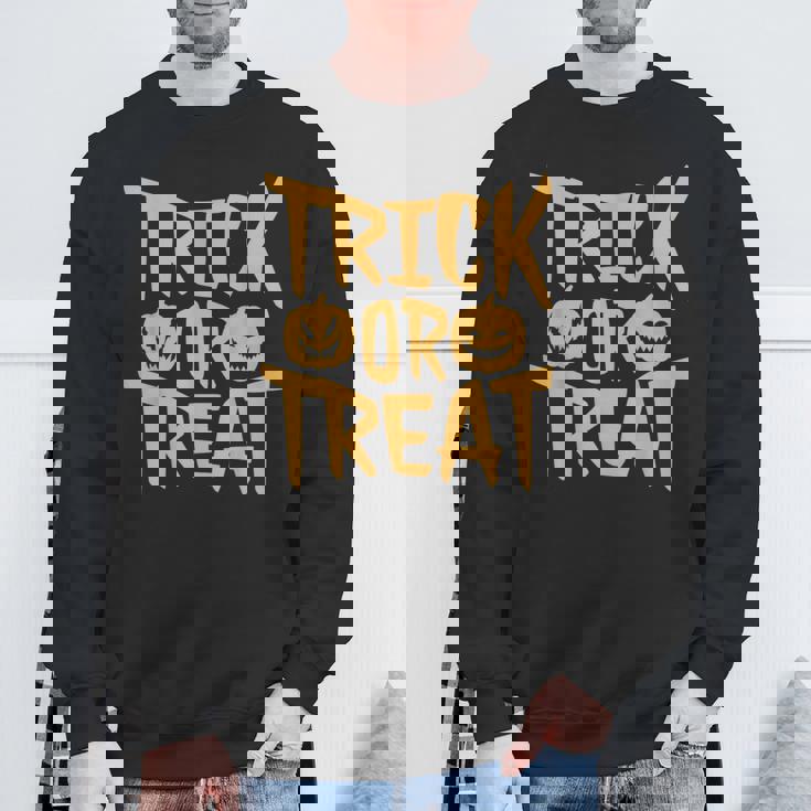 トリックオアトリートパンプキンフェイスハロウィングラフィック。 スウェットシャツ 高齢者への贈り物