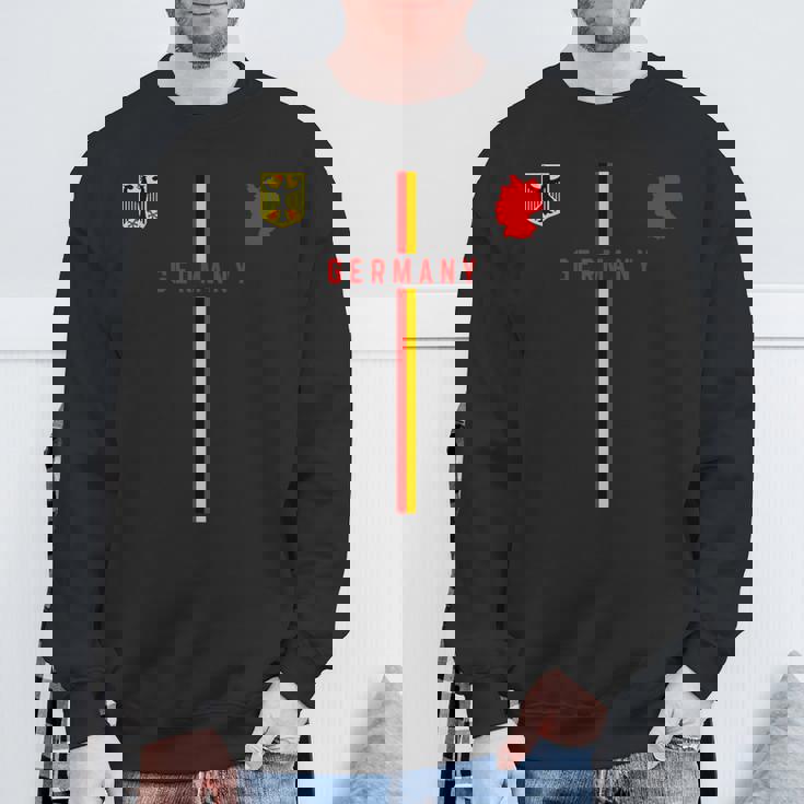 ドイツ国旗、ドイツのシルエットマップ、紋章 スウェットシャツ 高齢者への贈り物