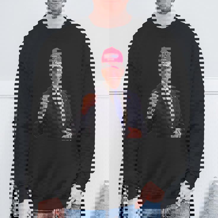 バイデンはトランプの帽子をかぶっています 2024 スウェットシャツ 高齢者への贈り物