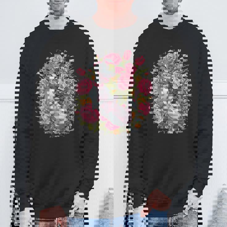 バラとチューリップを持つイタリアン・グレーハウンド犬 スウェットシャツ 高齢者への贈り物