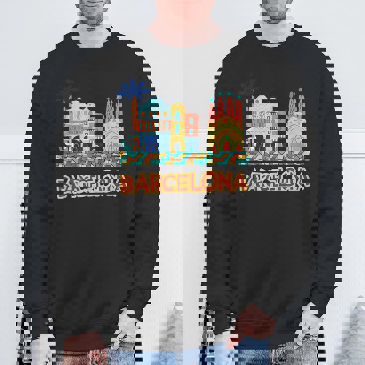 バルセロナの象徴的な建物とサグラダファミリア カラフル スウェットシャツ 高齢者への贈り物