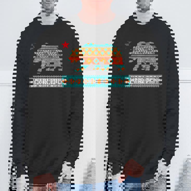 ヒッピー カリフォルニア リパブリック ネイティブ アメリカン パターン シャツ スウェットシャツ 高齢者への贈り物