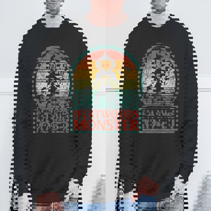 フラットウッズモンスター、レトロエイリアンブラクストン郡ウェストバージニア州クリプティッド スウェットシャツ 高齢者への贈り物