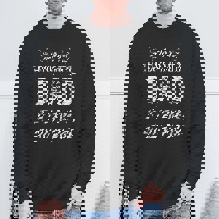 メンズ ヘヴィメタルをロックしたらヘヴィメタルお父さんだ スウェットシャツ 高齢者への贈り物