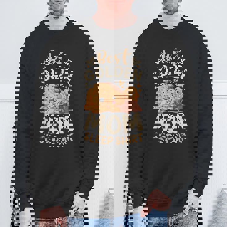 ベスト・ゴールデン・ママ、子犬とゴールデン・レトリーバー スウェットシャツ 高齢者への贈り物