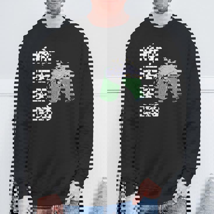 ベトナム ベトナム人 ベトナム語 モット・ハイ・バ・ドゾ ワン・ツー・スリー・チアーズ スウェットシャツ 高齢者への贈り物