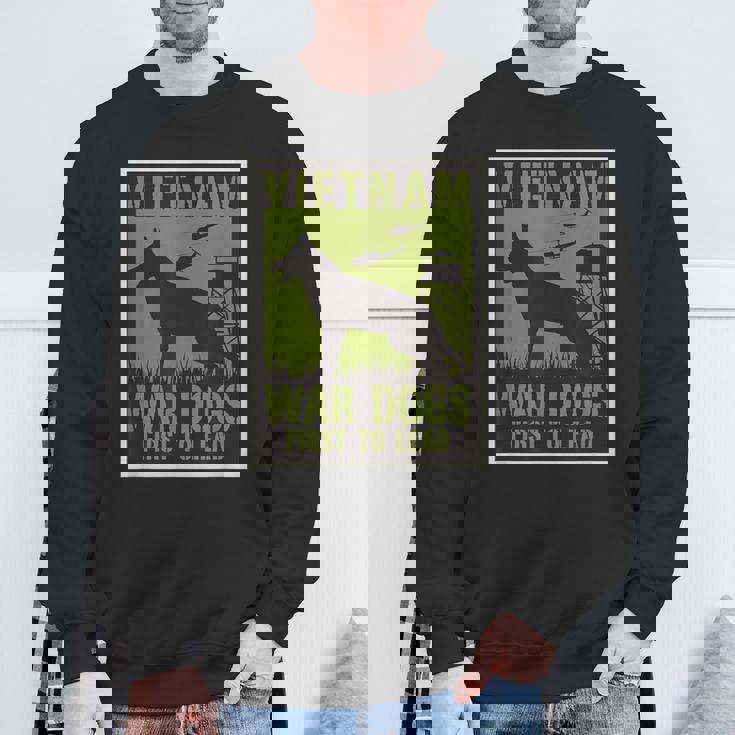 ベトナム戦争犬 スウェットシャツ 高齢者への贈り物