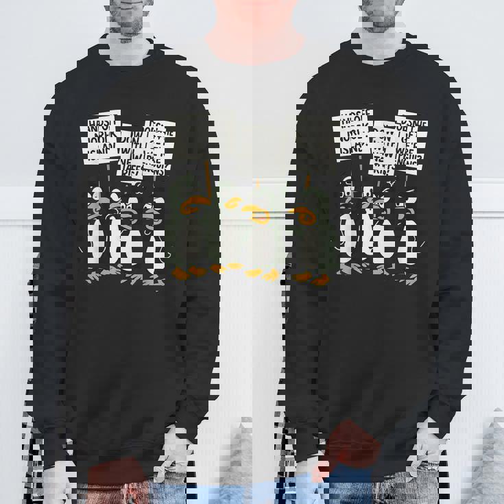 ペンギンの関税 聞いた島 ペンギンと一緒に立つ スウェットシャツ 高齢者への贈り物