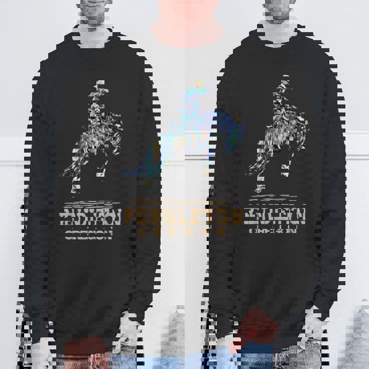 ペンドルトンオレゴン-ロデオ-カウボーイ-ホース スウェットシャツ 高齢者への贈り物