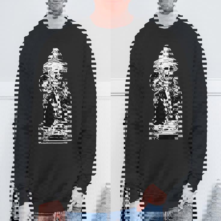 ホセ・グアダルーペ・ポサダ作 アルコール カラベラ 1888 スウェットシャツ 高齢者への贈り物