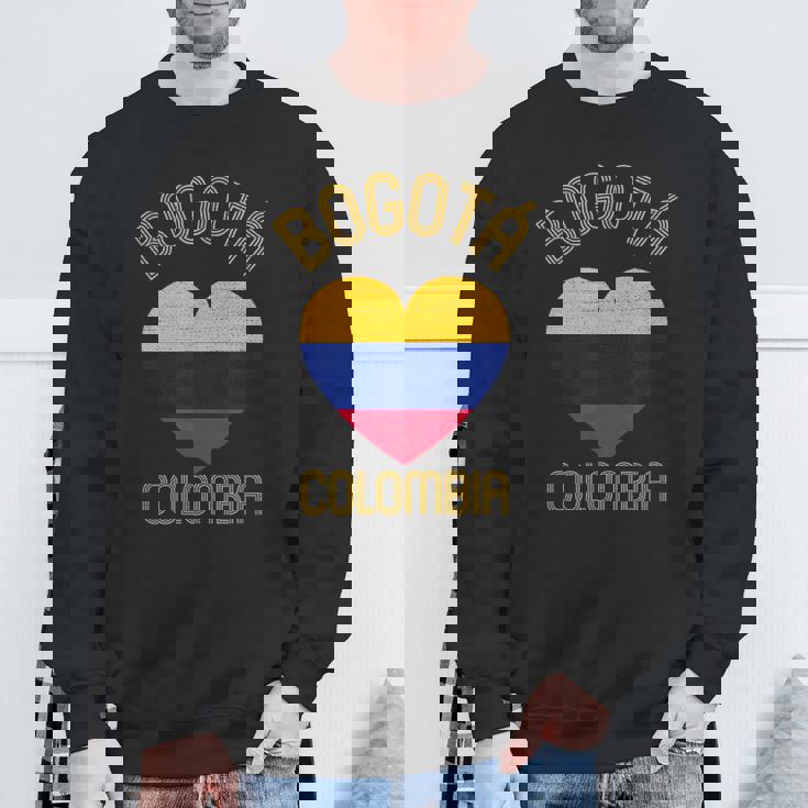 ボゴタ コロンビア スウェットシャツ 高齢者への贈り物