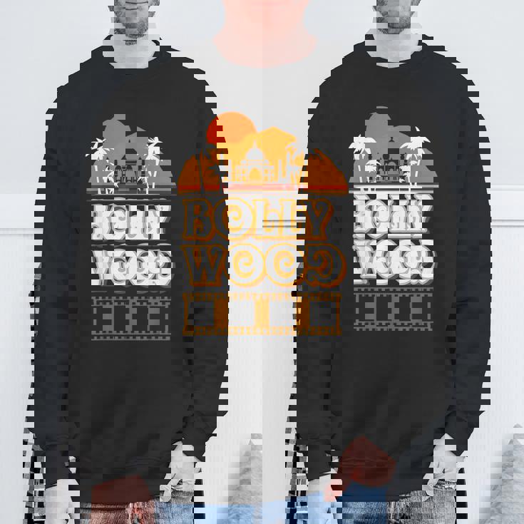 ボリウッド 映画愛好家 ヒンディーシネマ ヴィンテージ インド70年代インド スウェットシャツ 高齢者への贈り物