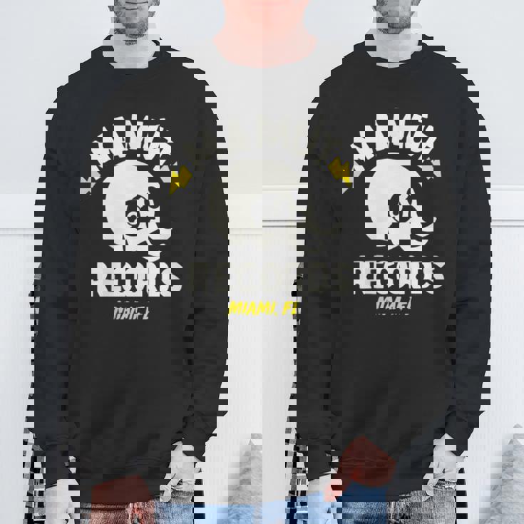 マムート・レコード スウェットシャツ 高齢者への贈り物