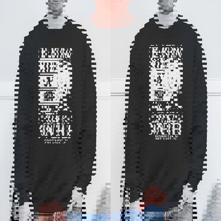 モスマンが私の触媒コンバーターを盗んだ Moth Man Cryptid スウェットシャツ 高齢者への贈り物