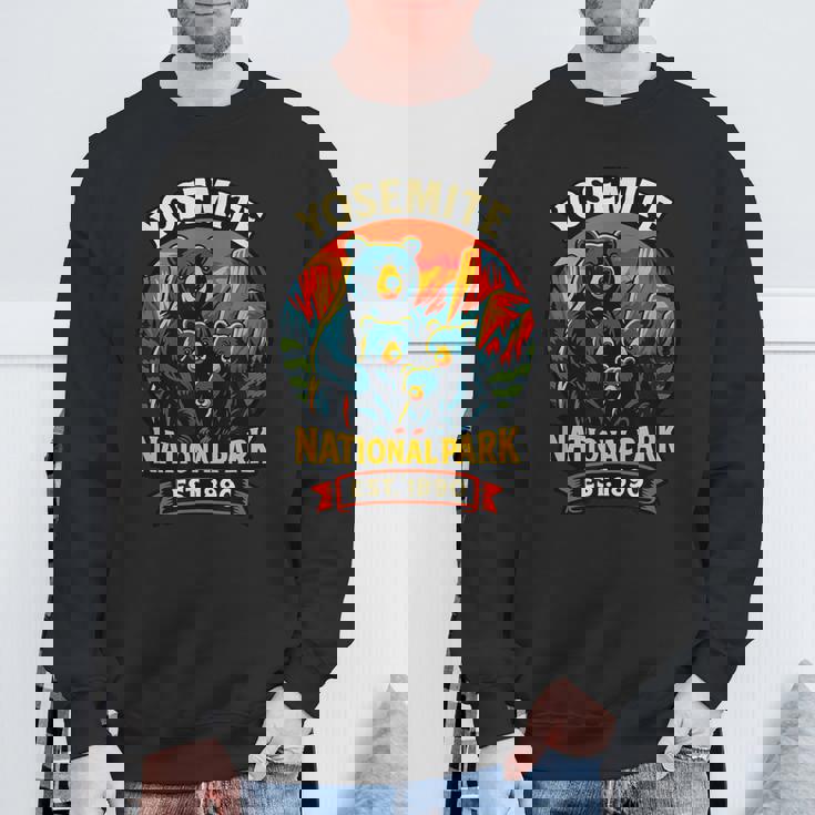 ヨセミテ国立公園 クマの家族 Est 1890 サンセットアート スウェットシャツ 高齢者への贈り物