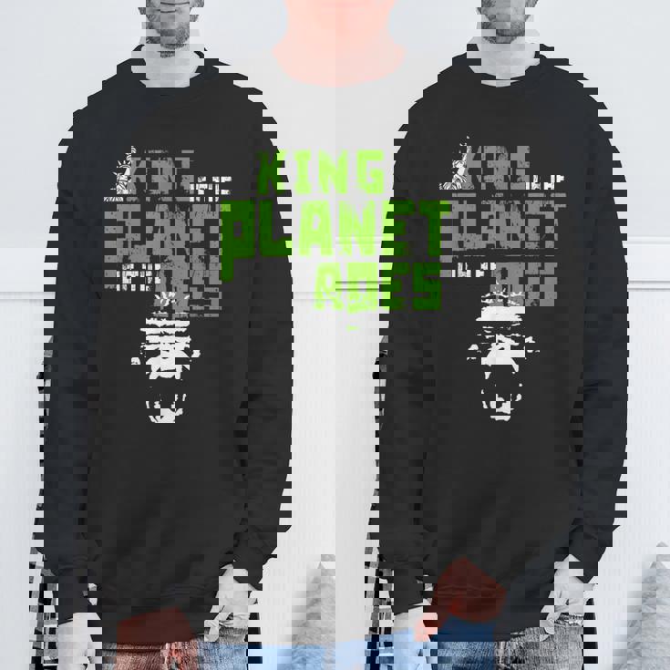 ライオンではなく猿が惑星の動物王国を握る スウェットシャツ 高齢者への贈り物